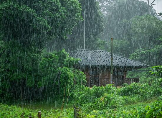सिंधुदुर्ग जिल्ह्यात अतिवृष्टीचे नागरिकांवर होणारे परिणाम आणि त्यांनी घ्यायची काळजी